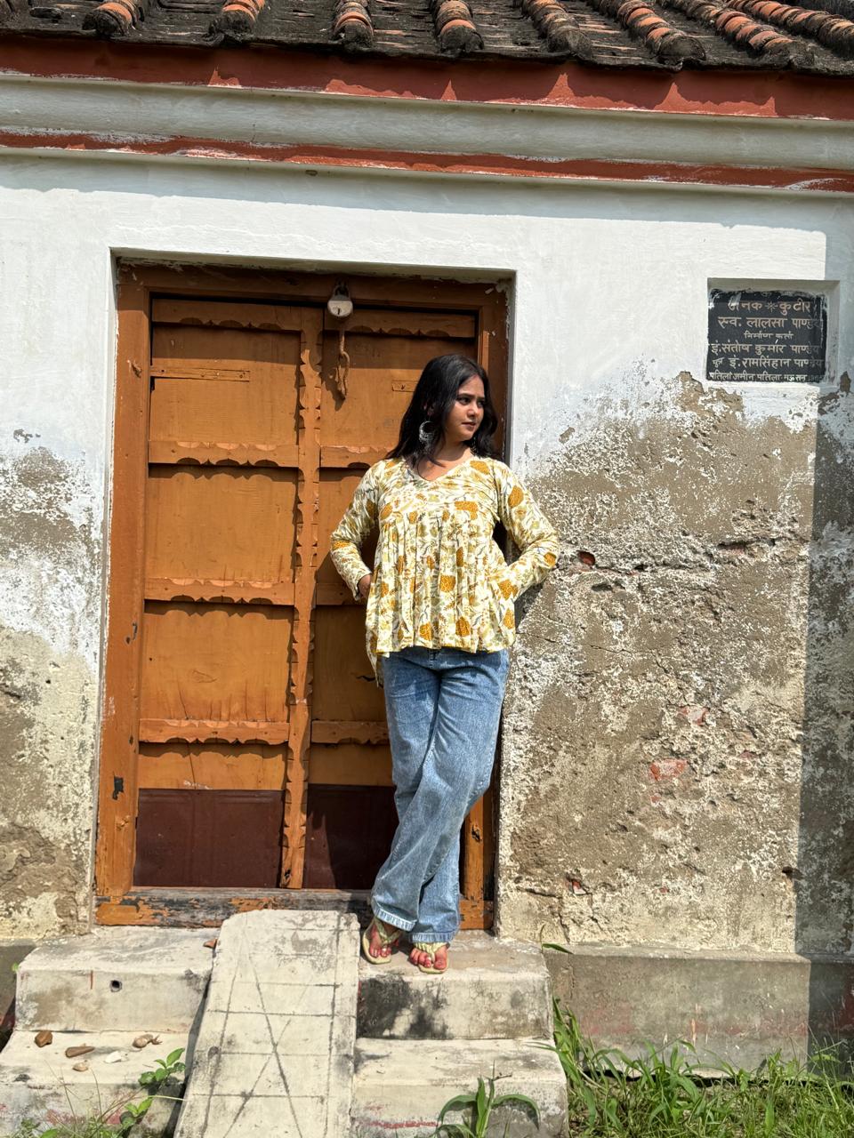 V-Neck Full Sleeve Short Kurti (Cream)